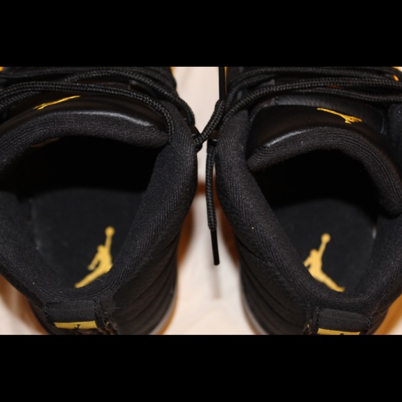 Jordan 12 University Gold - Picture 12 of 12